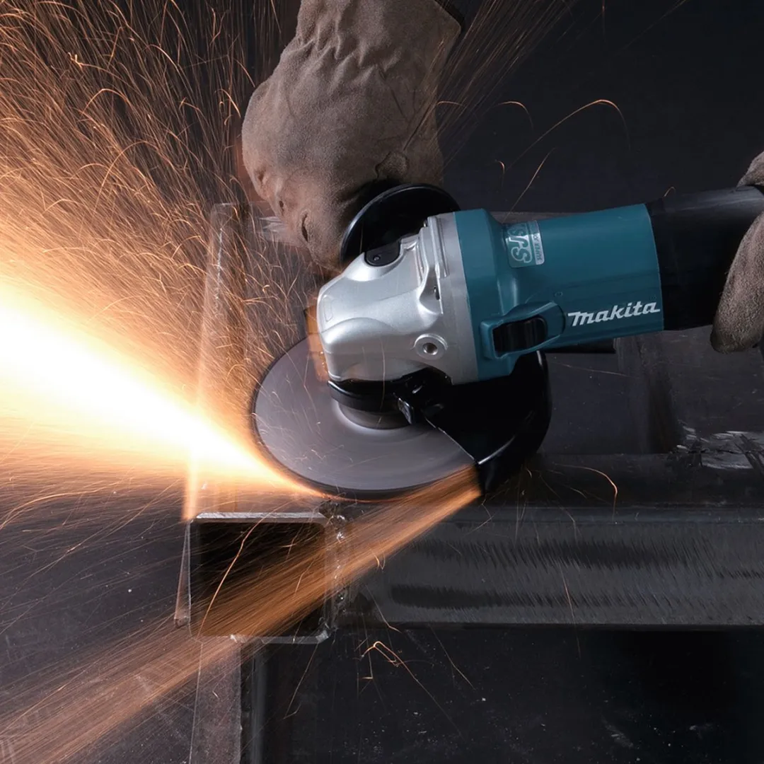 Makita GA6040CF01 Haakse Slijper 1400W - Ø150mm