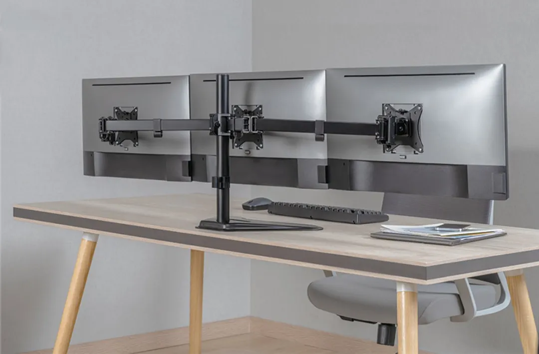 Logilink Drievoudige Monitorarm met Voet - 658mm