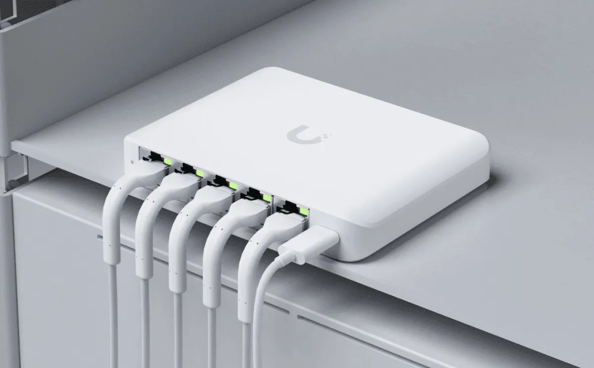 Ubiquiti UniFi USW-FLEX-2.5G-5 Netwerkswitch - 5 Poorten - Managed - PoE