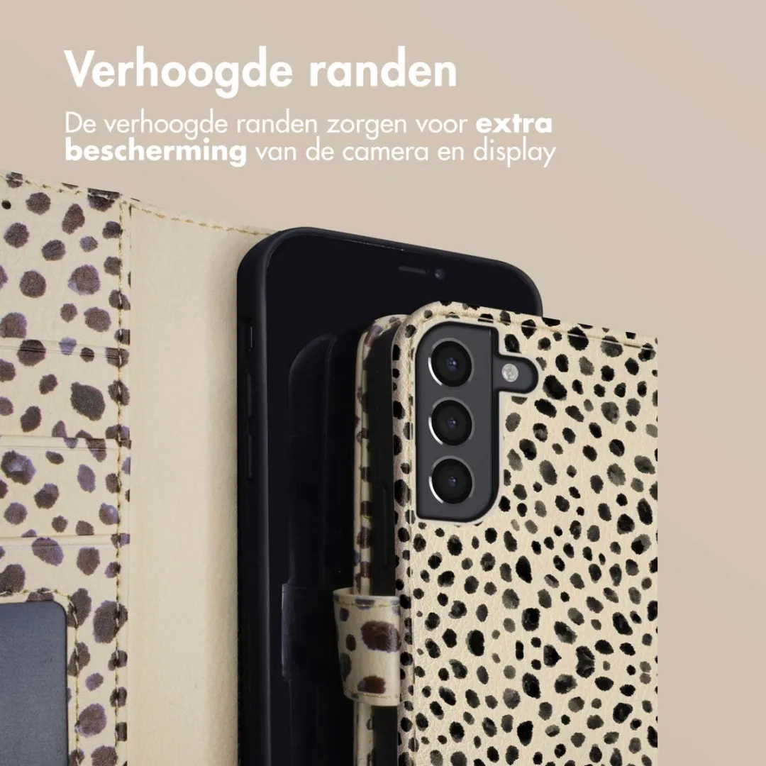 Imoshion Samsung Galaxy S21 FE Hoesje - 3 Pasjes - Black And White Dots