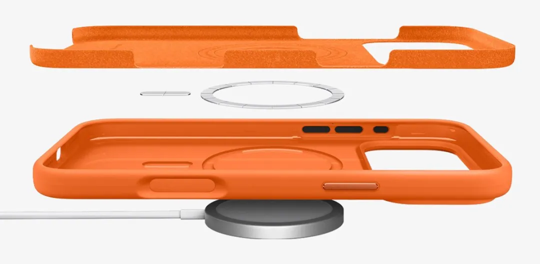 Spigen Silicone Fit MagSafe 8800337245110 - Transparent