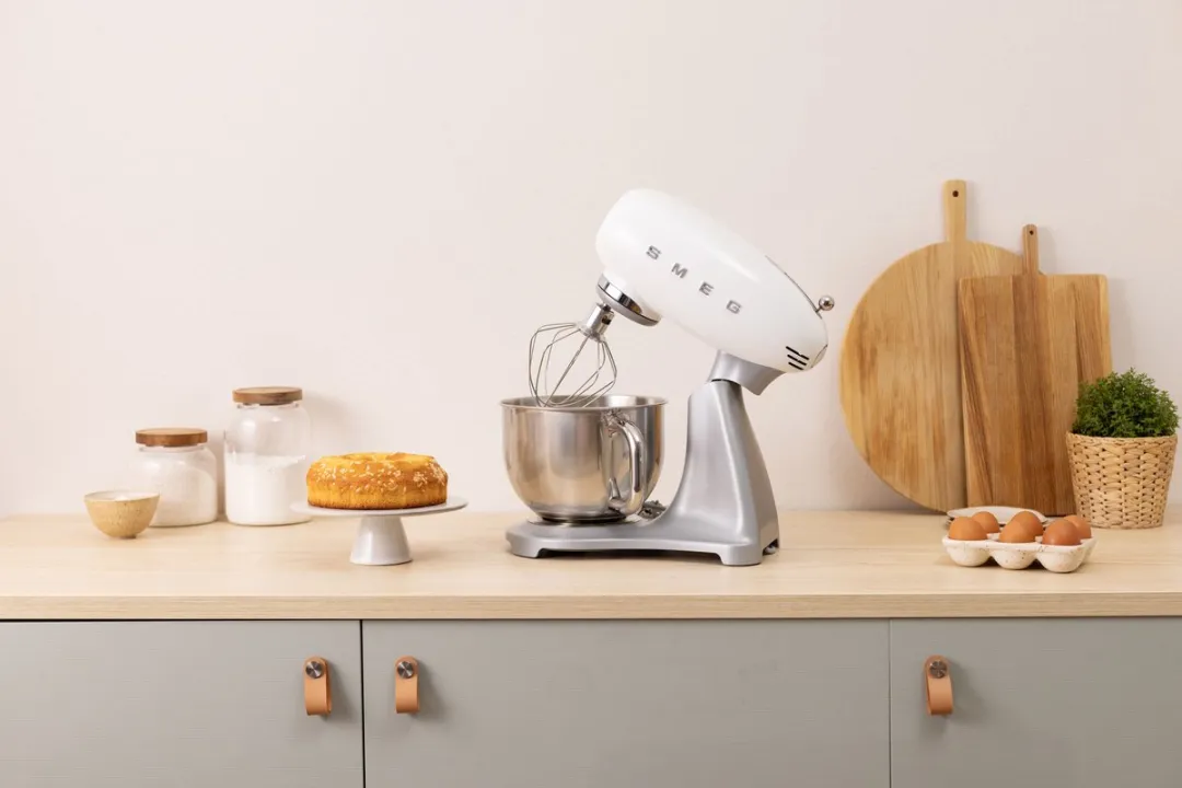 Smeg SMF04WHEU Keukenmachine 800W - Wit