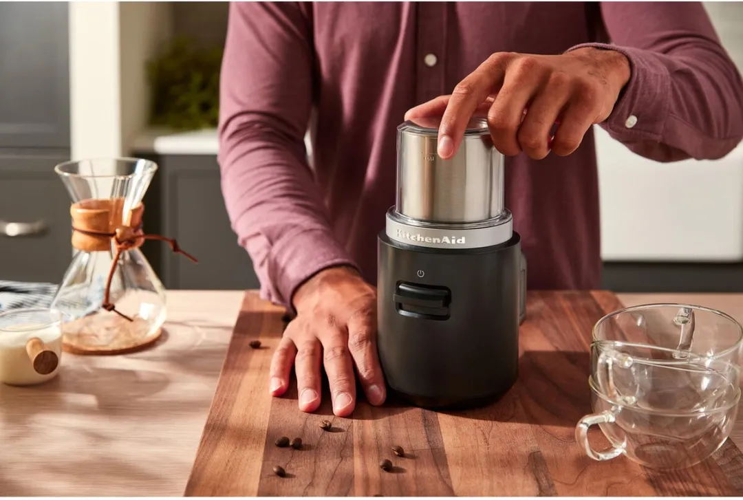 KitchenAid Go 5KBGR111BM Elektrische Koffiemolen - Draadloos - Mat Zwart - afbeelding 5 van 6