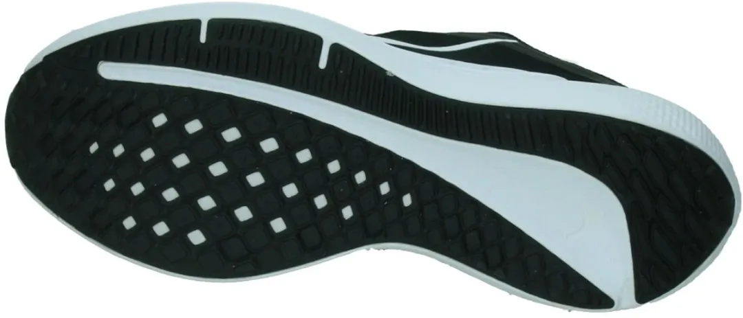 Nike Winflo 10 Hardloopschoenen - Maat 40.5 - Zwart
