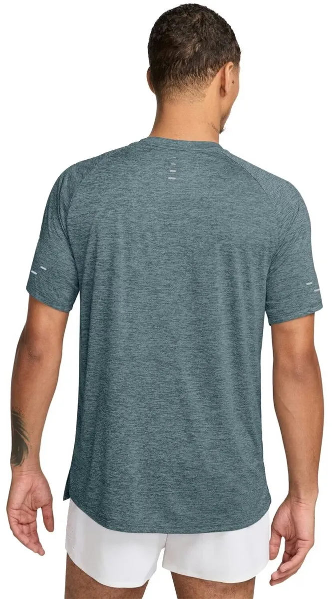 Nike Stride Dri-FIT Heren Training T-shirt HV5203-382 - M - Groen