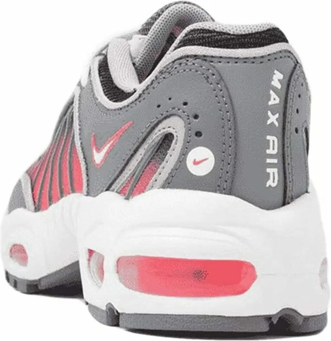 Nike Air Max Tailwind IV BQ9810-007 Sportschoenen - 35.5