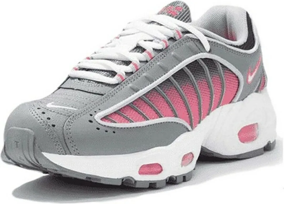 Nike Air Max Tailwind IV BQ9810-007 Sportschoenen - 35.5
