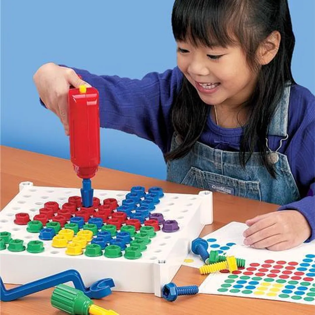 Learning Resources Ontwerp en Constructie Boormachine - 148 Onderdelen