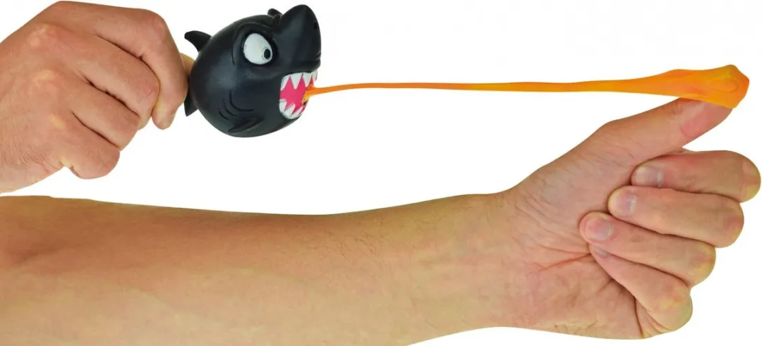 Toi-Toys Vingerschieter Haai 6,5 cm - Zwart