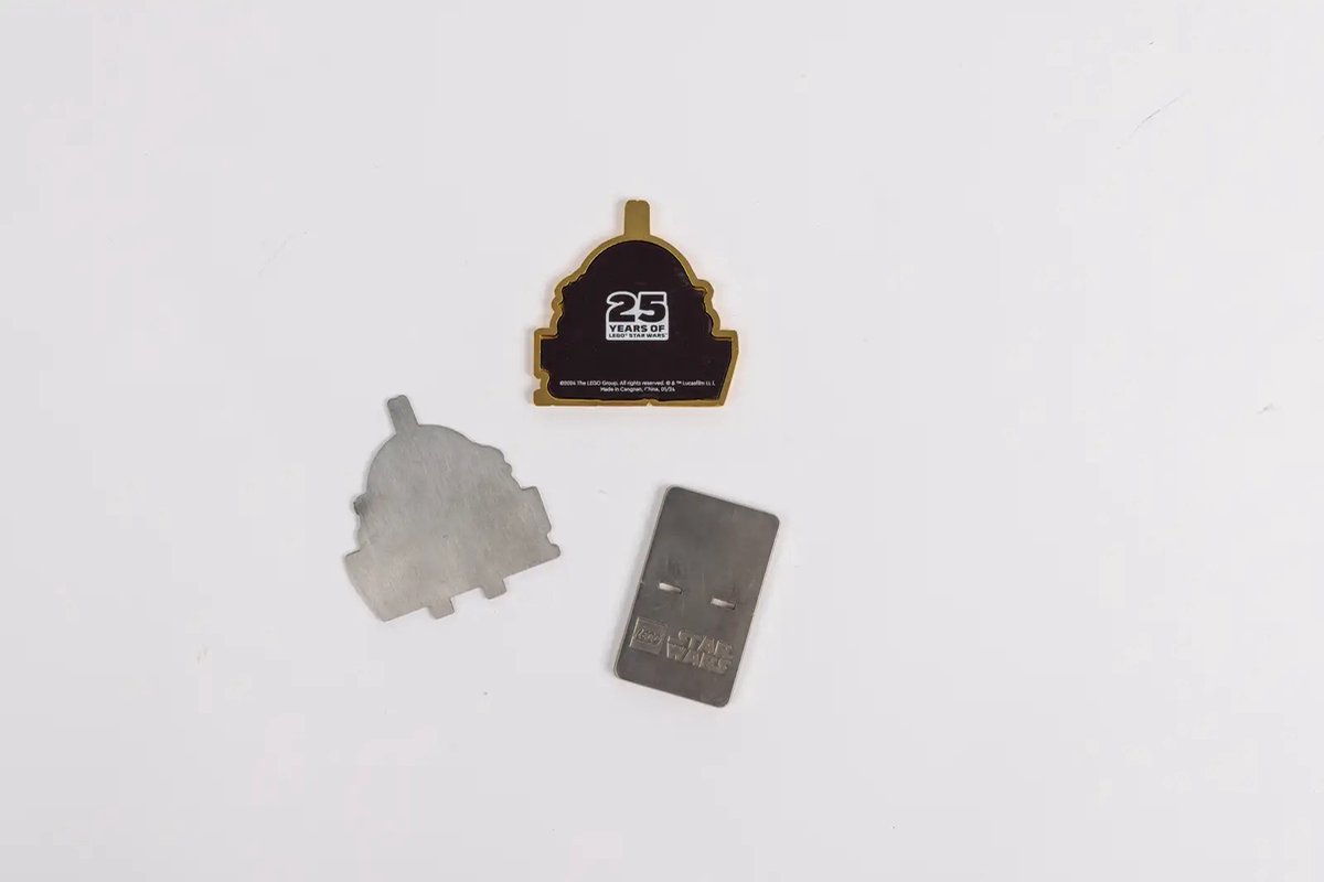 LEGO 5008948 Star Wars 25 Years of LEGO Star Wars Magneet met metalen houder / standaard