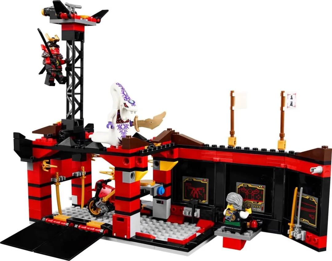 LEGO Ninja DB X 70750 - 756 Stukken - 6 Minifiguren