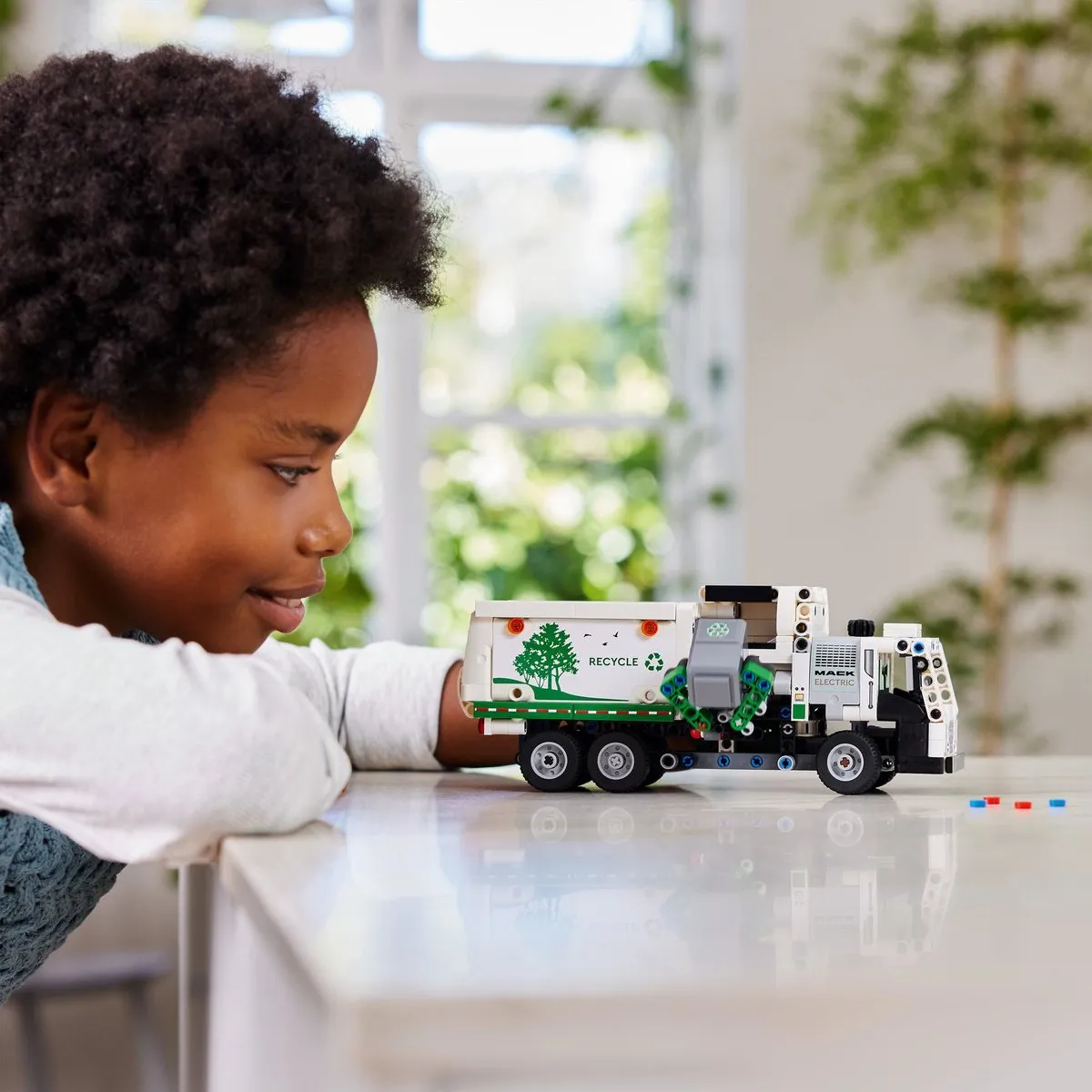 LEGO Technic Mack LR Electric Vuilniswagen 42167 - 503 Stukken
