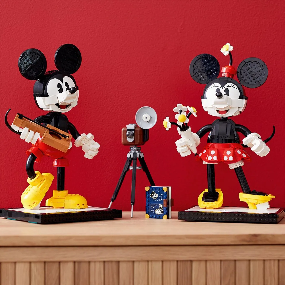 LEGO Disney Mickey Mouse & Minnie Mouse 43179 - 1739 Stukken - Meerkleurig - afbeelding 4 van 6