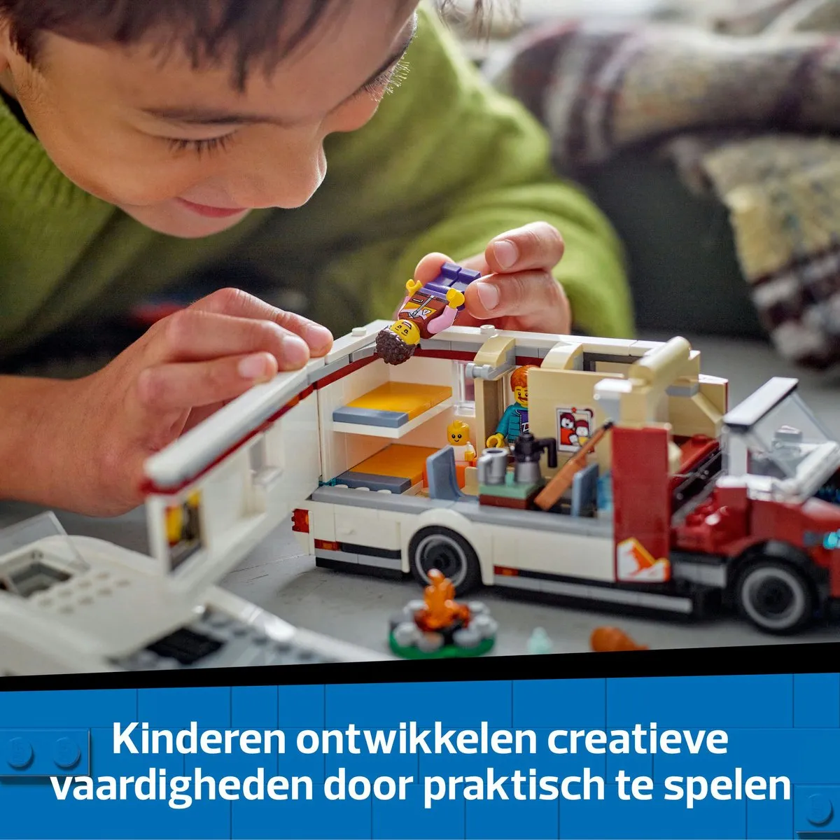 LEGO City Avontuurlijke Camper 60454 - 385 Stukken - 2 Minifiguren