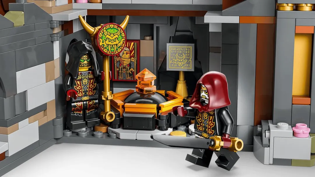 LEGO Ninjago 71861 De Oude Stad - 23 Minifiguren 4851 Stukken