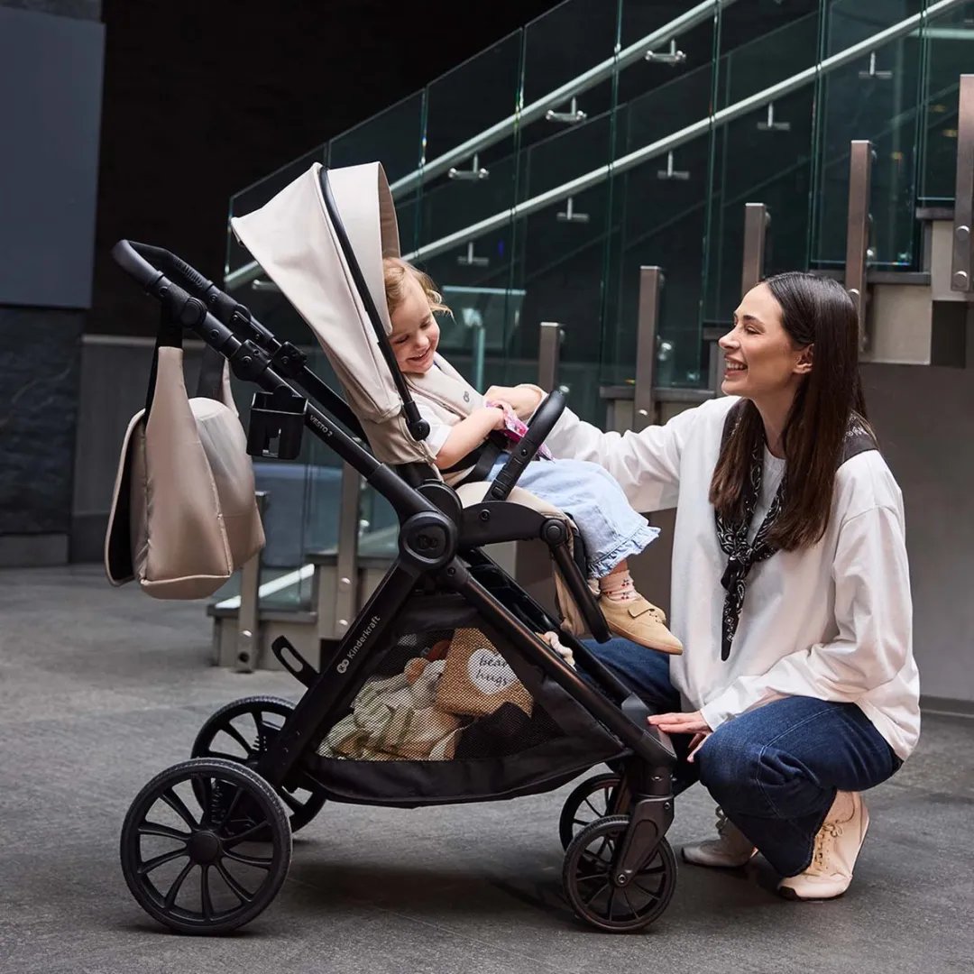KinderKraft VESTO 2 Kinderwagen - Omkeerbare Zitting 5-punts - Reiswieg 3-zone - Zwart