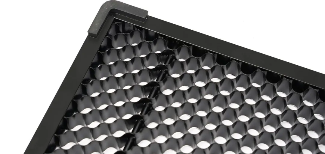 ATOMSTACK F2N Laser Honeycomb Werktafel 300x300mm - afbeelding 3 van 6