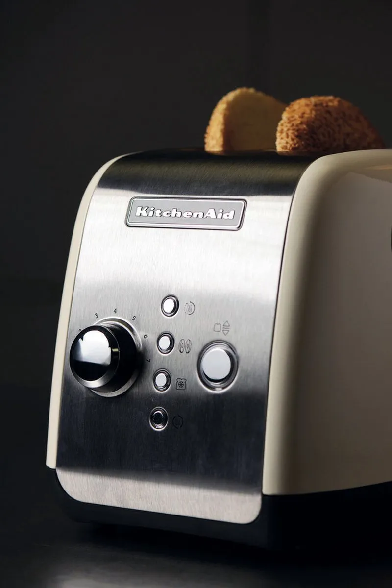 KitchenAid 5KMT221EAC Broodrooster 2 Sneden 1100W - Crème - afbeelding 6 van 6