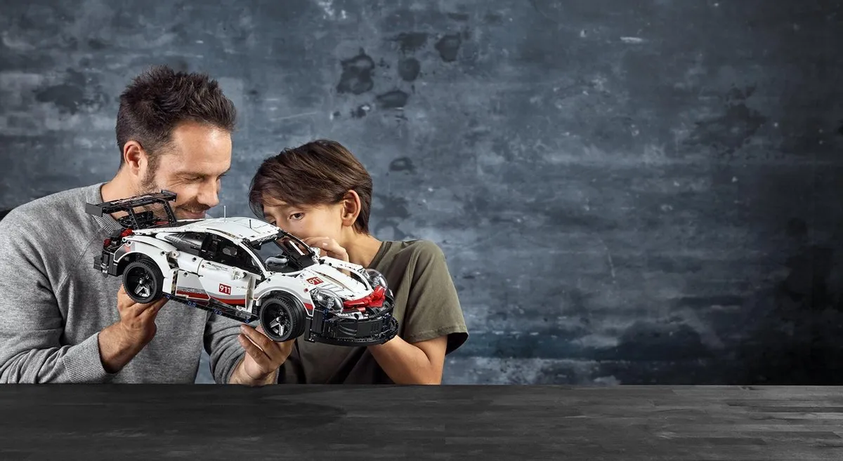 LEGO Technic Porsche 911 RSR 42096 - 1580 Stukken