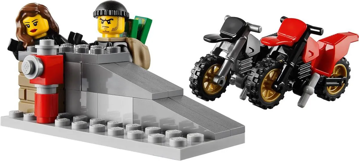 LEGO City Boevenjacht 60042 - 110 Stukken
