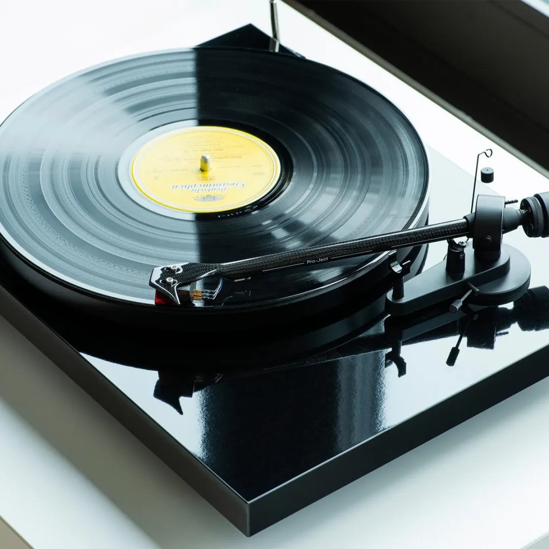 Pro-Ject Debut E Carbon Phono Platenspeler - Zwart