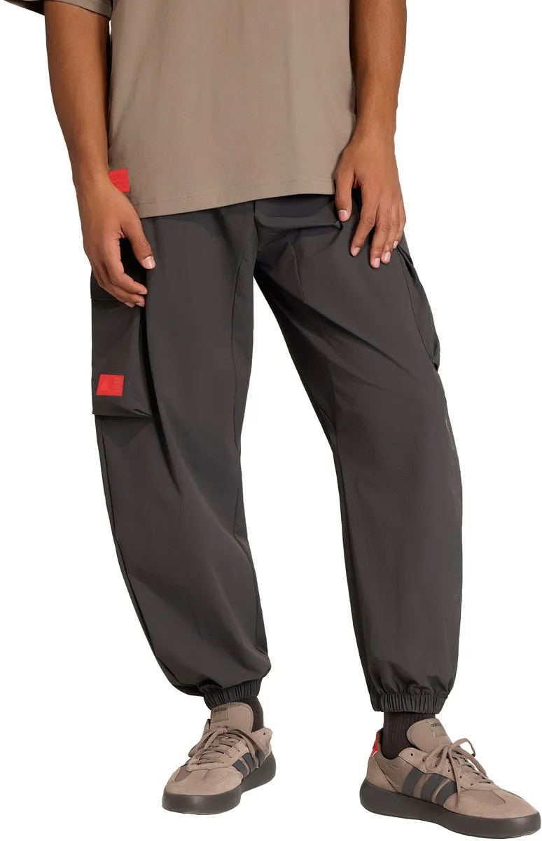 Adidas Performance Audi F1 Elevated Woven Trainingsbroek M - Zwart