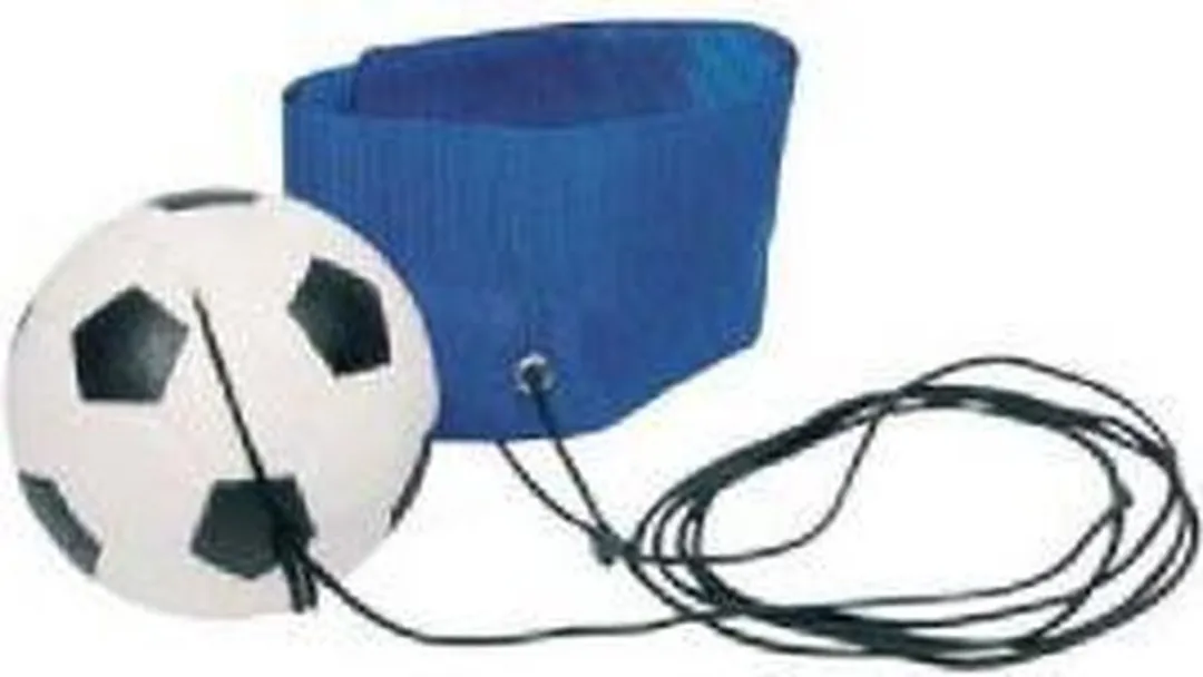 Goki Voetbal met touw - Multi kleuren