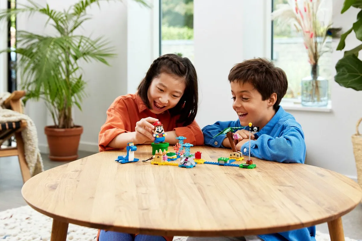 LEGO Super Mario Dorries Strandboulevard 71398 - 229 Stukken - afbeelding 2 van 6