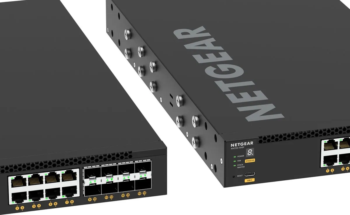 Netgear M4350-8X8F Managed Switch 10G - 16 Poorten Zwart