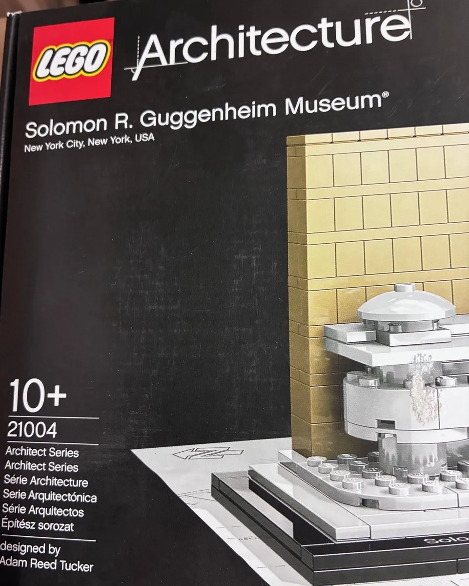 LEGO Architecture Solomon R. Guggenheim Museum 21004