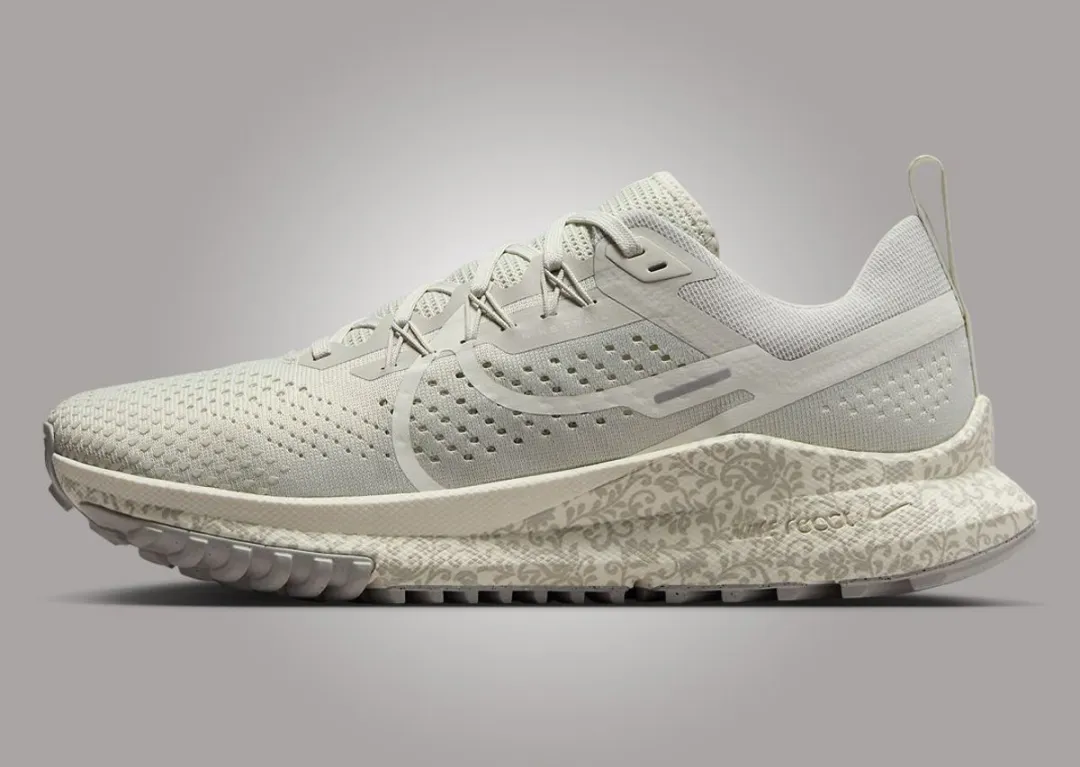 Nike React Pegasus Trail 4 Trailschoenen - Wit/Grijs