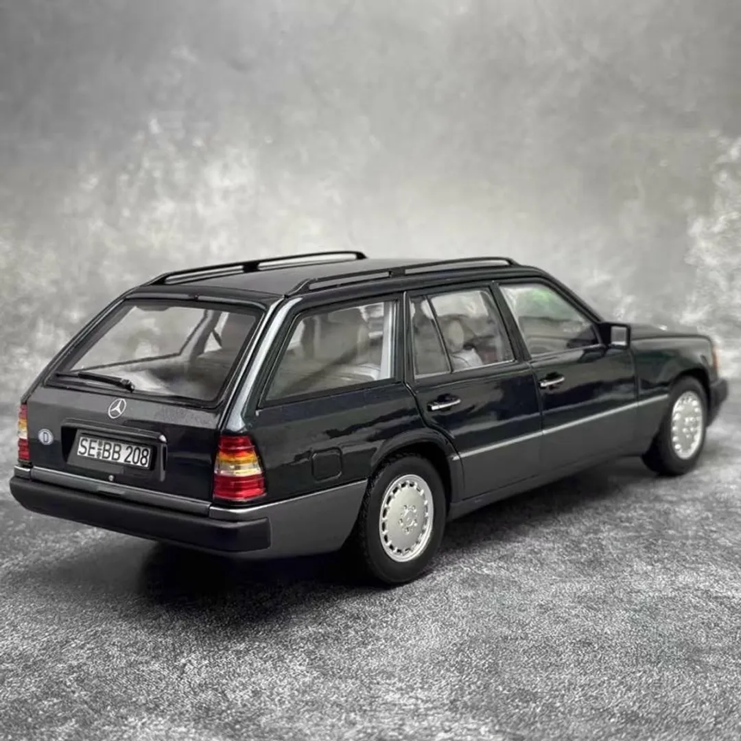 Mercedes-Benz 300 D T-Model S124 1990 - 1:18 - Norev