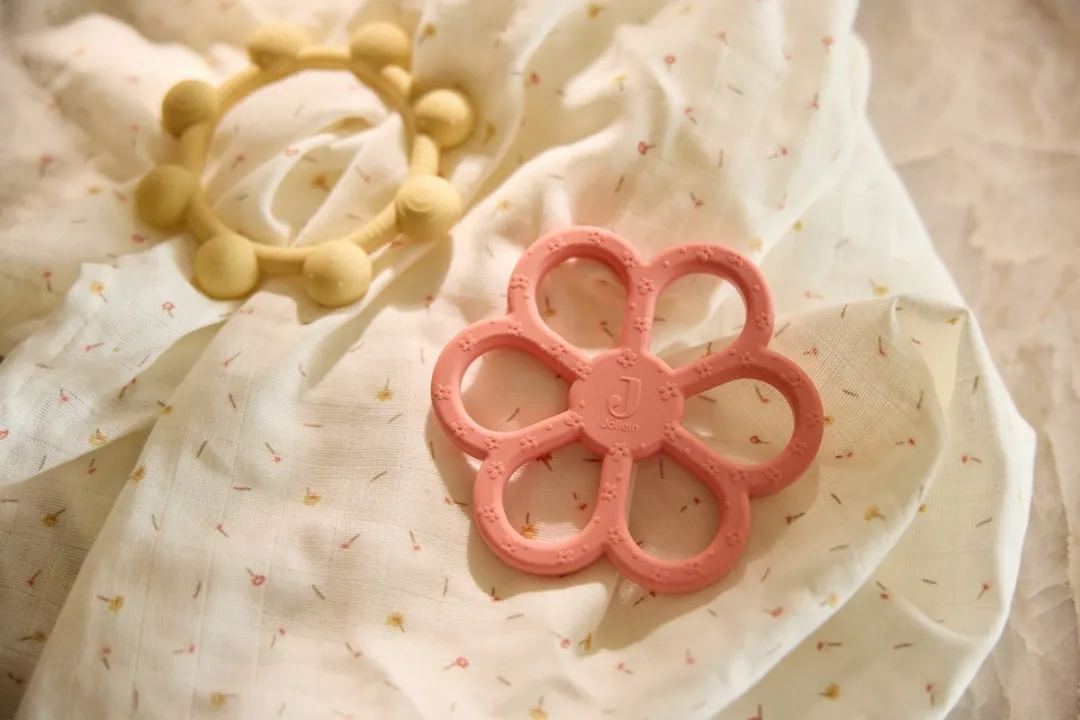 Jollein Siliconen Bijtring Flower Coral Rose