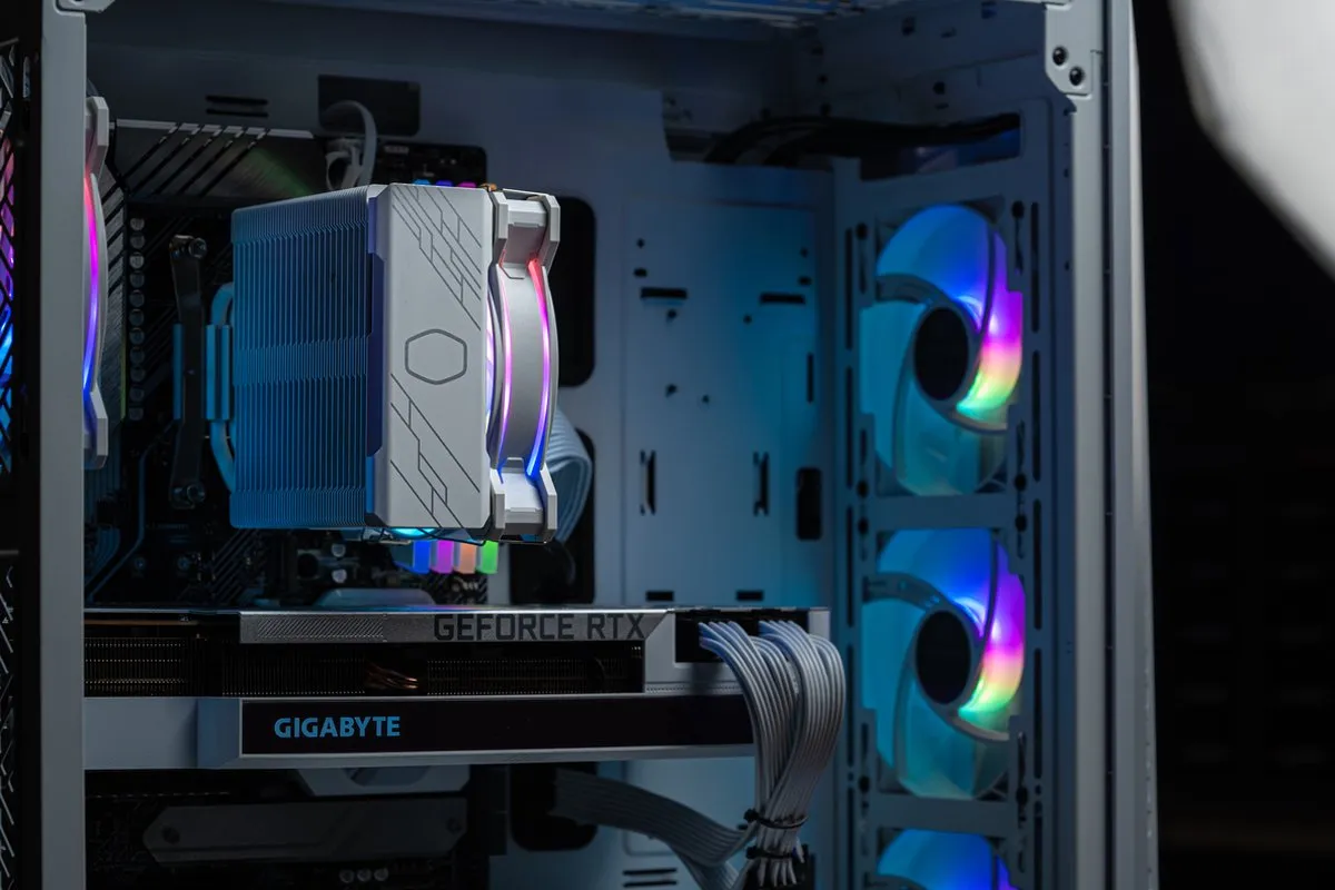 Cooler Master Hyper 212 Halo RR-S4WW-20PA-R1 CPU Koeler - Wit 120mm
