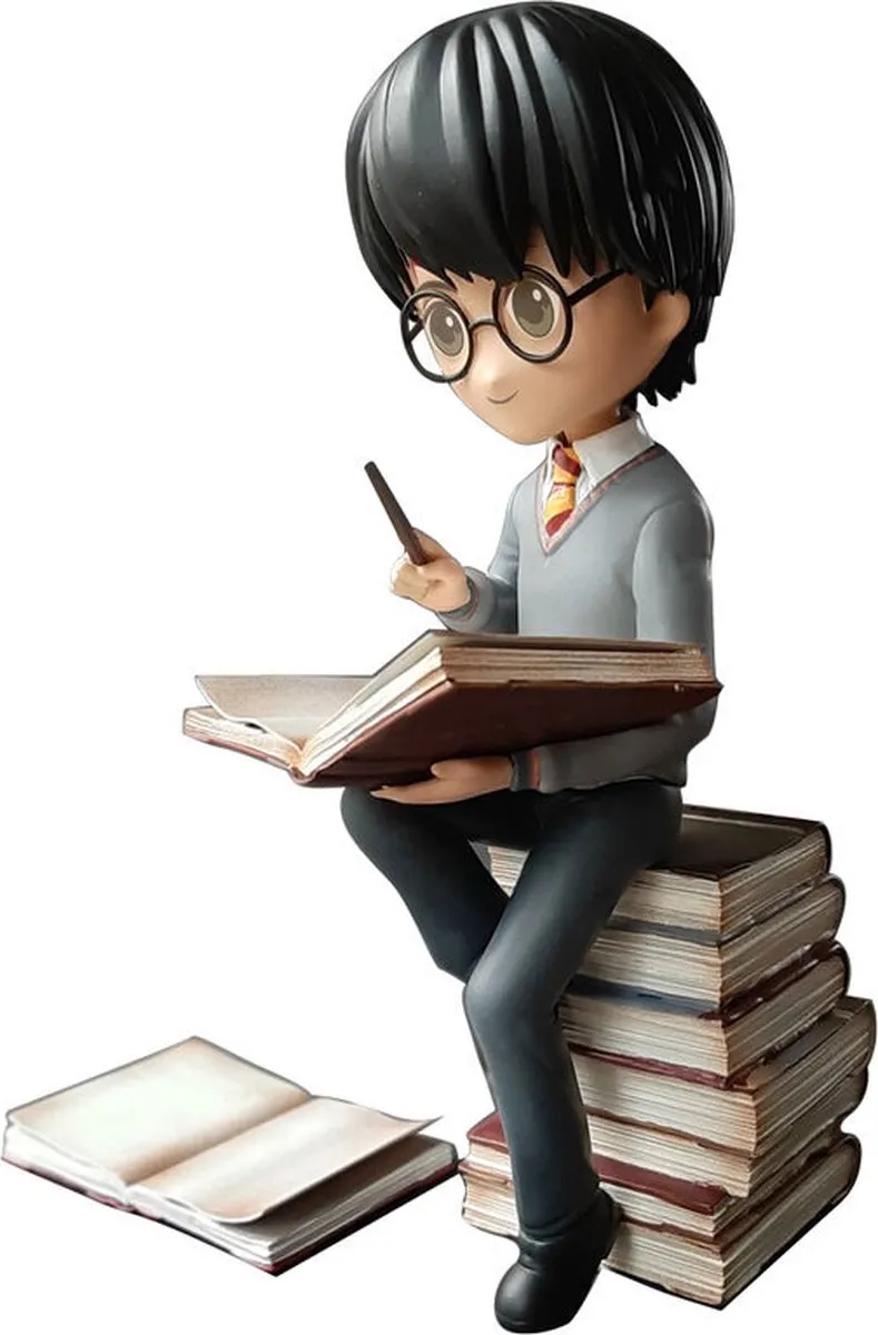 Plastoy Harry Potter Beeld Harry en de Stapel Spreukenboeken 21cm