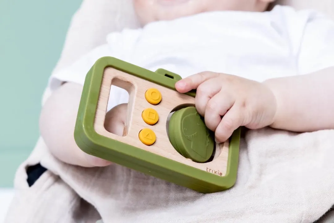 Trixie Houten Baby Camera Mr. Dino - Bijtspeelgoed Groen