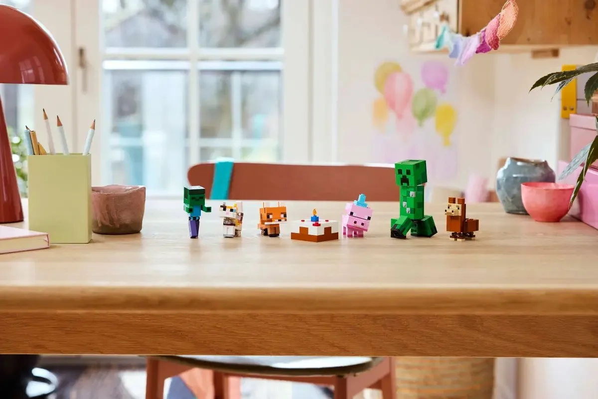 LEGO Minecraft 21281 Biggetje Verjaardagset - 351 Stukken - Groen