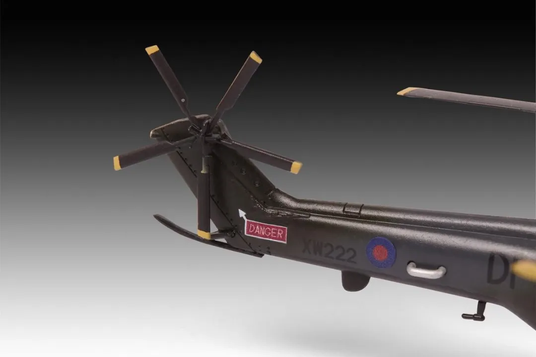 Revell 03746 Westland Puma HC.1 Modelbouwpakket - 1:144 - Multi