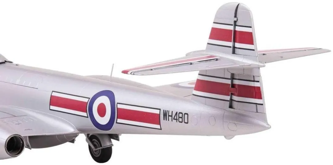 Revell Gloster Meteor F.8 Modelbouwpakket 1:32 - 393 Onderdelen - Multi