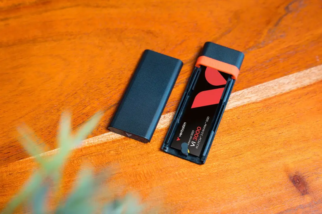 Verbatim 32261 M.2 NVMe SSD Enclosure Kit USB 3.2 Gen 2 - Zwart/Rood