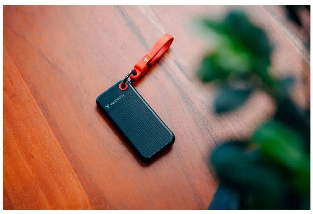 Verbatim Pocket SSD 32196 2TB - USB-C 3.2 Gen 2 - Zwart/Rood