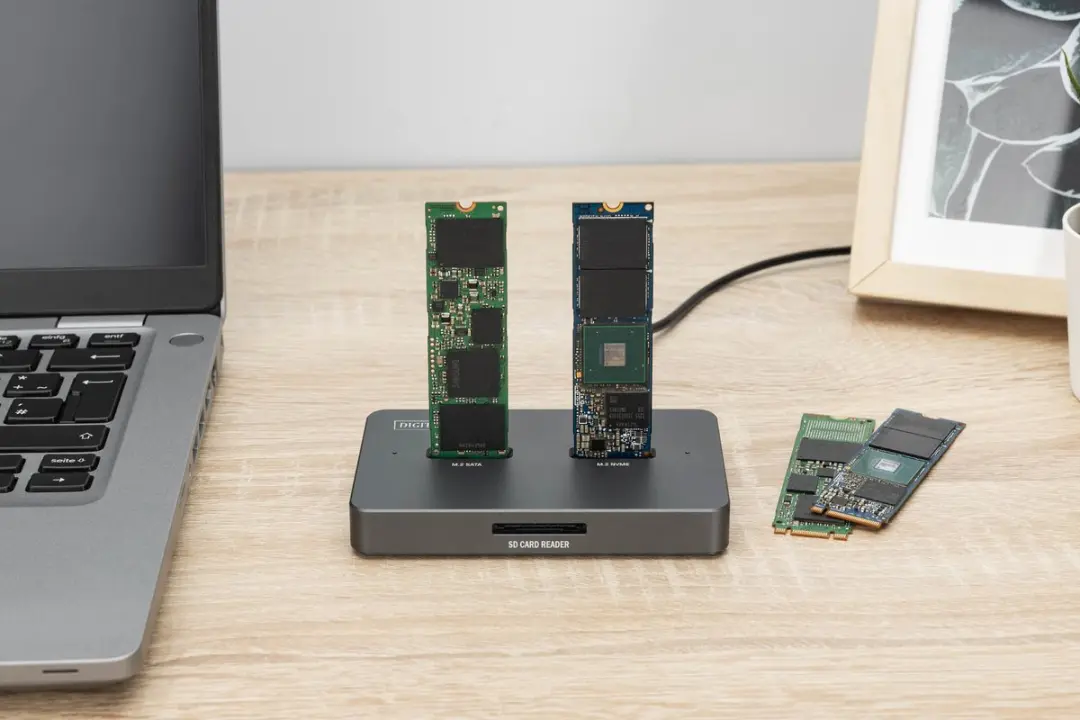Digitus DA-71546-1 Docking Station - 3in1 M.2 NVMe/SATA SSD - Zwart