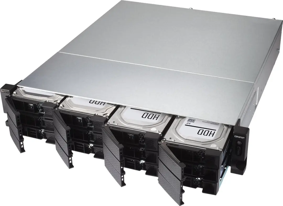 QNAP TSH-1886XU-RP 18-Bay NAS - 4 Kernen 32GB DDR4