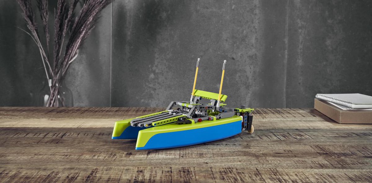 LEGO Technic Catamaran - 42105