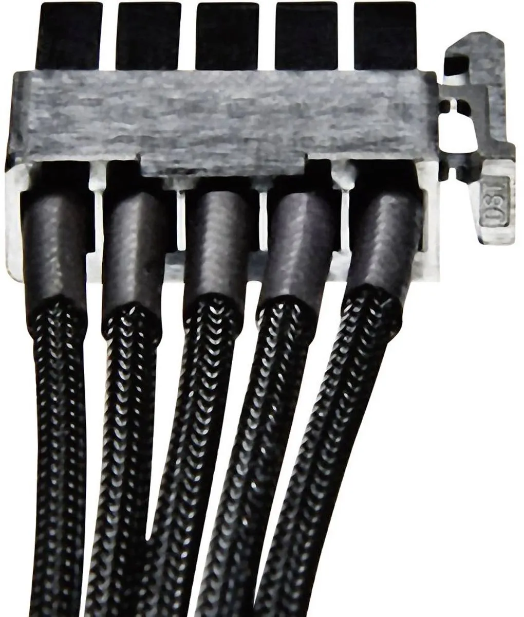 be quiet! Stroomkabel SATA 4x - 0.72m - Zwart