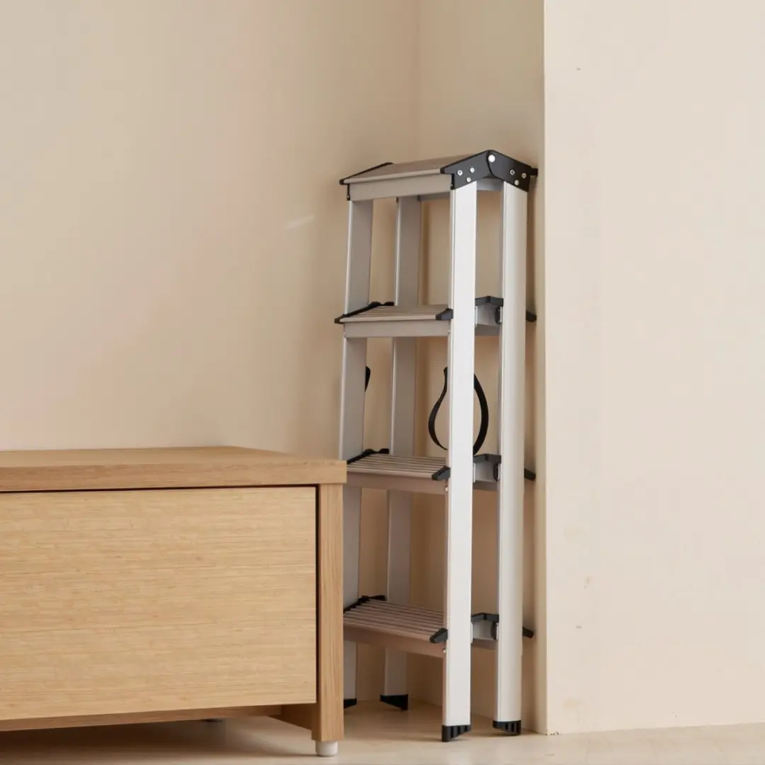 Songmics GLT014E01 Aluminium Trapladder - 4 Treden - 150 kg
