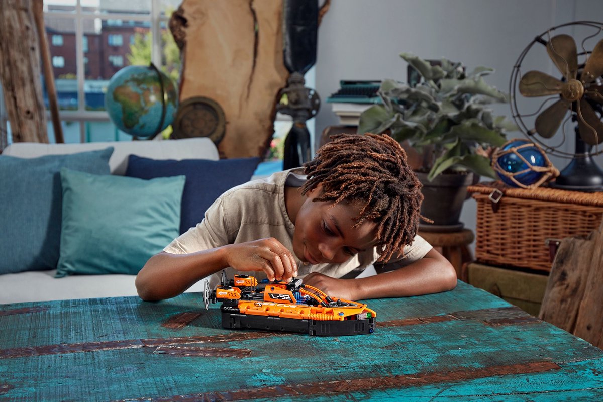 LEGO Technic Reddingshovercraft - 42120