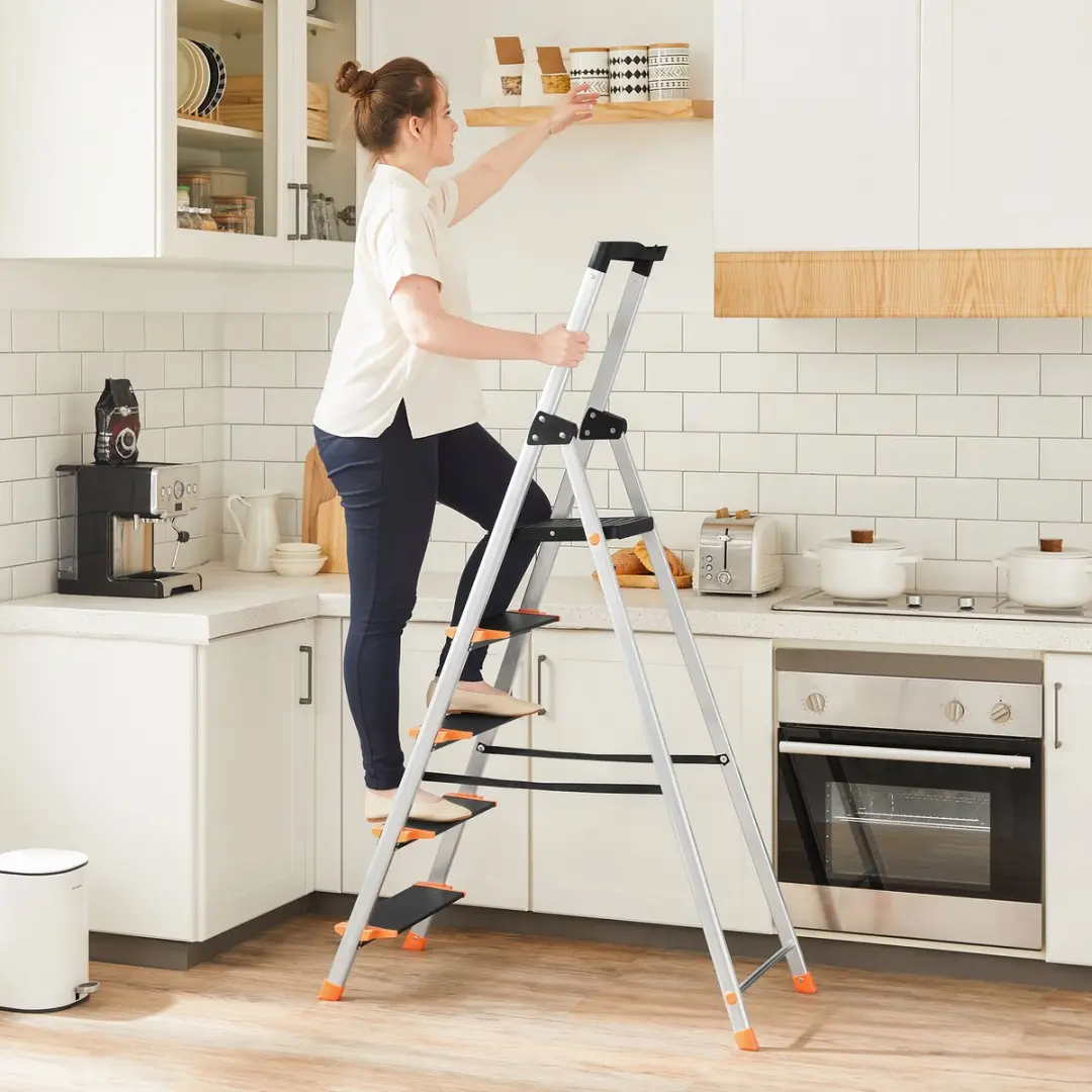Songmics GLT005B11 Trapladder 5 Treden - Aluminium - afbeelding 6 van 6