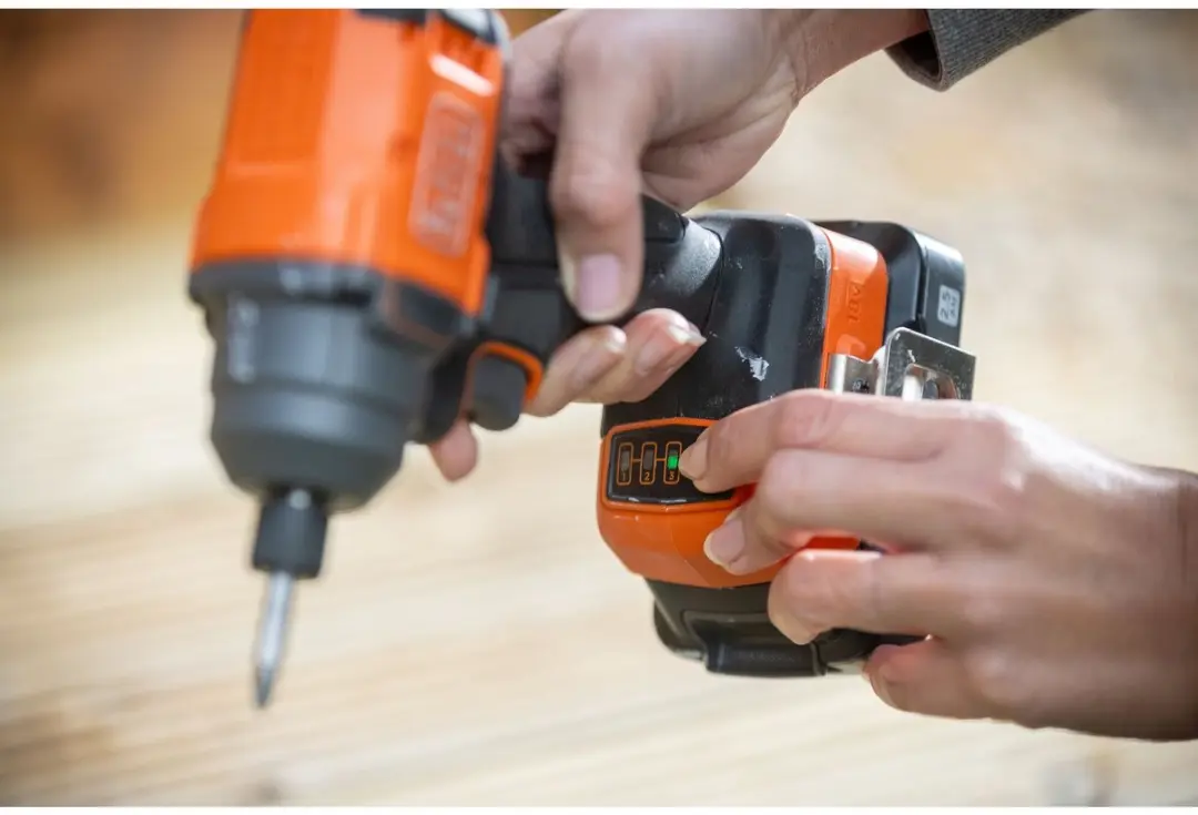 BLACK+DECKER BLIM78E1K-QW Slagschroevendraaier 18V - 3 snelheden - 2,5Ah - afbeelding 6 van 6