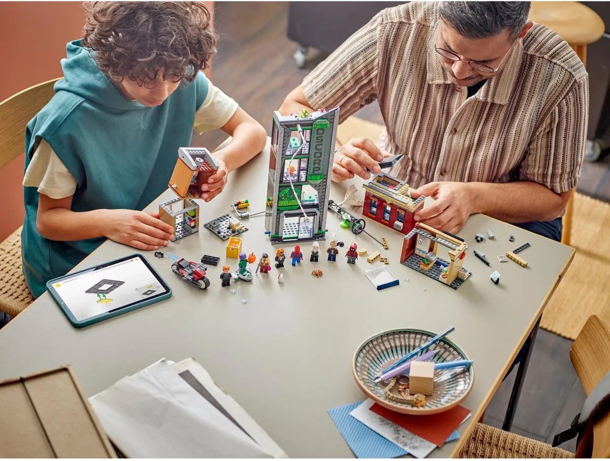 LEGO Marvel Spider-Man vs. Oscorp 76324 - 808 Stukken - afbeelding 6 van 6